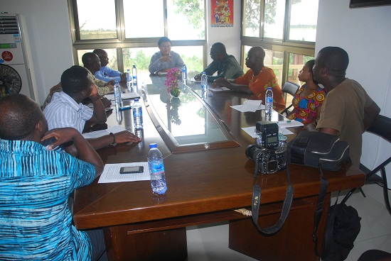 加纳灌溉局副局长及各媒体记者参观采访Aveyime农场